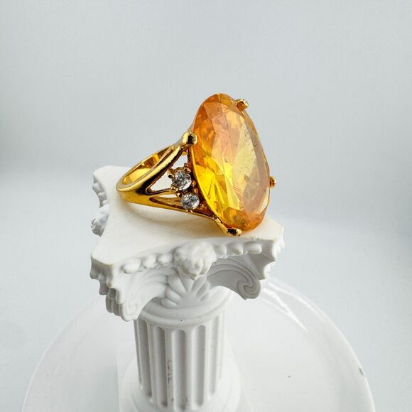 Oversized Citrine Tone Oval Statement Cocktail Ring Vintage Gold Tone Glamour - Picture 8 of 11